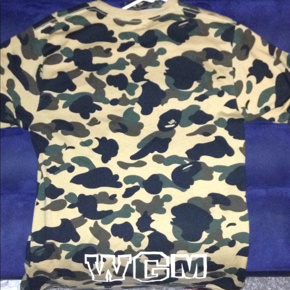 Bape t shirt and bape reversible shorts. - Picture 2 of 7